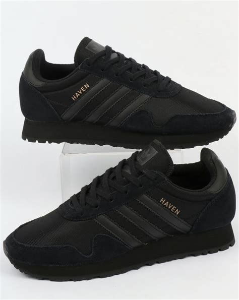 all black Adidas originals comfy